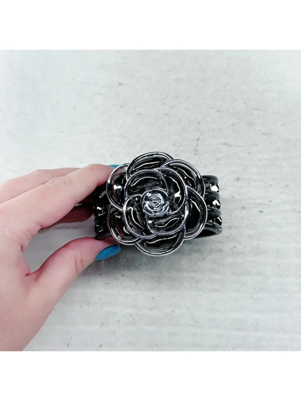 875u. Rose Floral Gunmetal Plastic Hinge